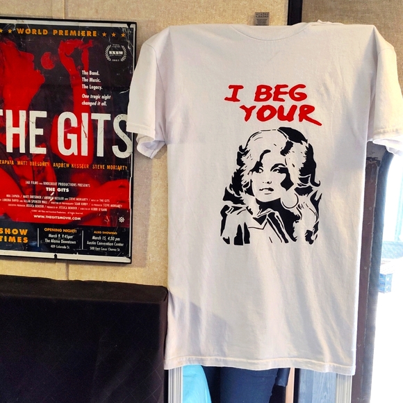 I Beg Your Parton T-Shirt WHITE S-XL Dolly Parton Fan Art Original Design LGBTQ - Picture 2 of 5